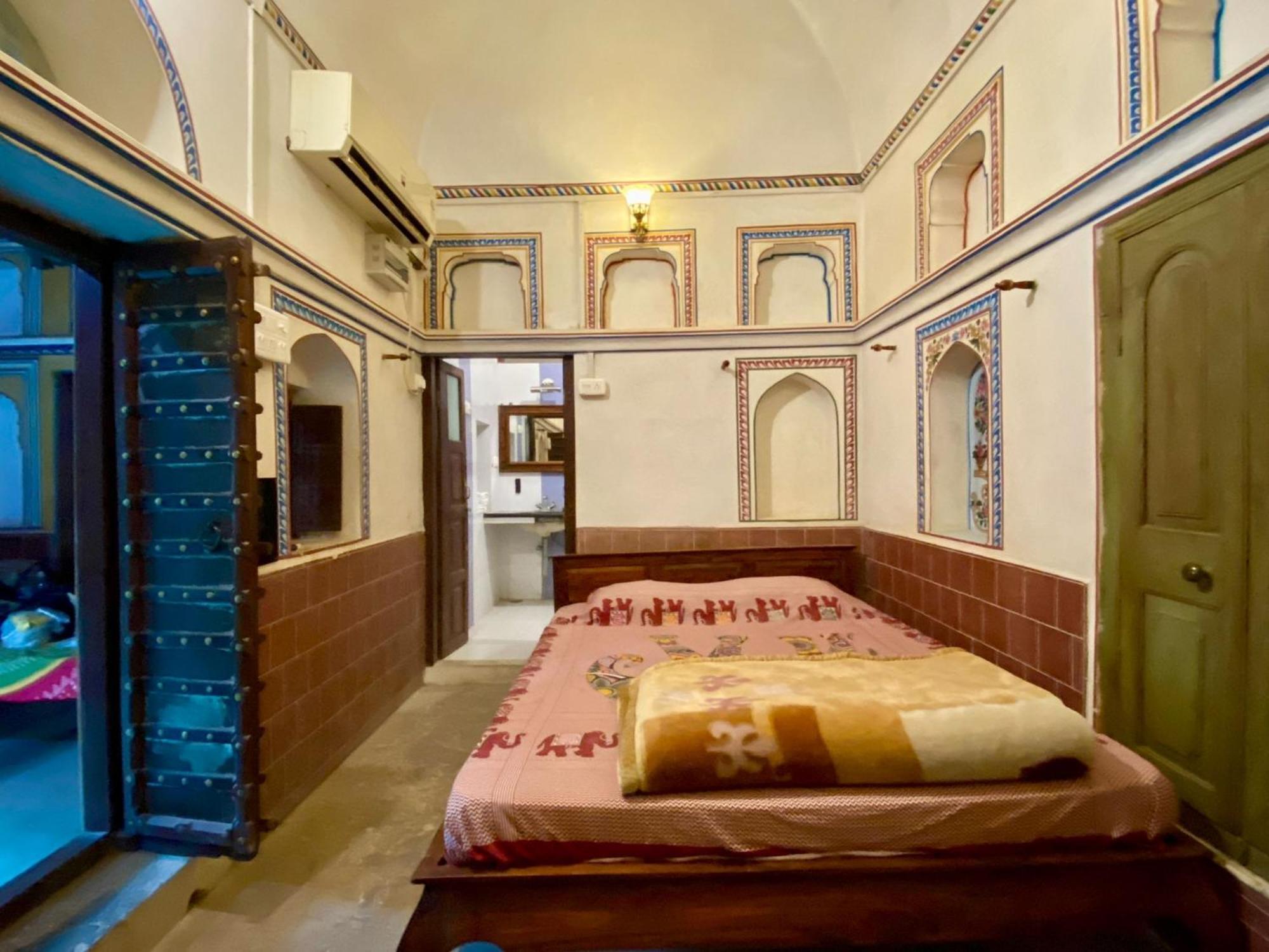 Hotel Mandawa Haveli Exteriör bild