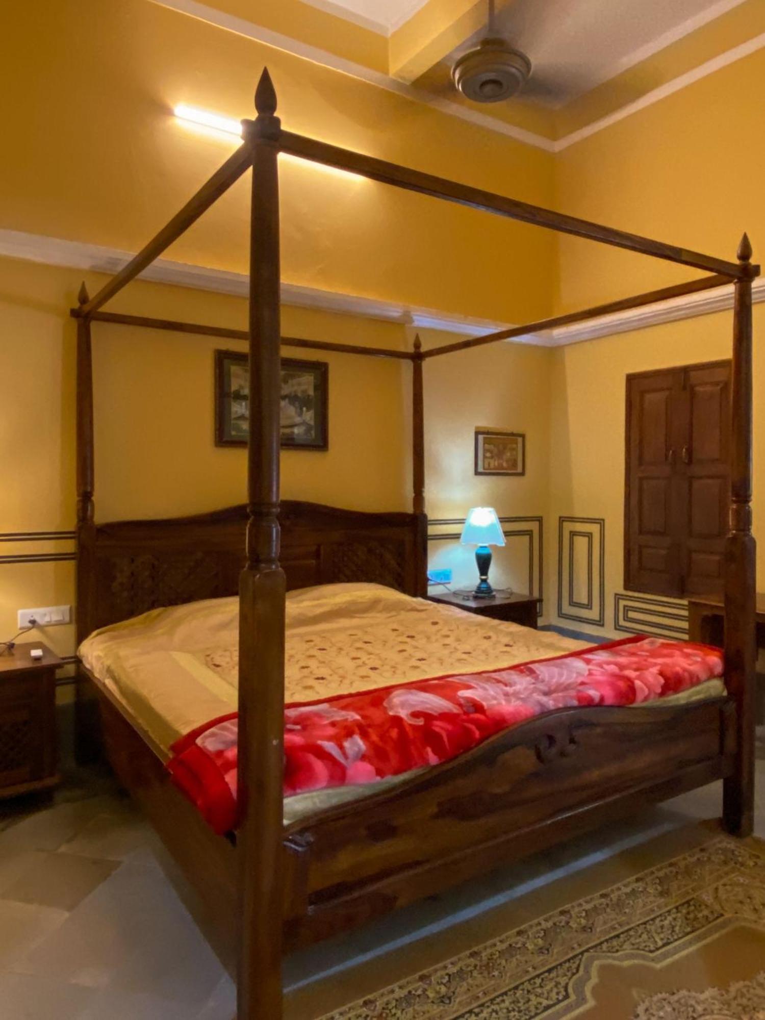 Hotel Mandawa Haveli Exteriör bild